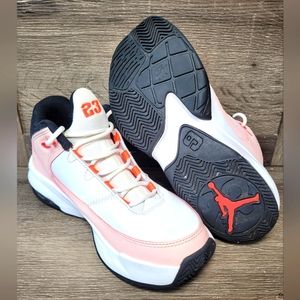 Jordan Max Aura 3 White and Pink Girls Sneakers. Size 4Y